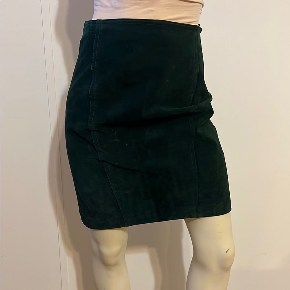 BRANDON THOMAS Elegant Green Suede Skirt